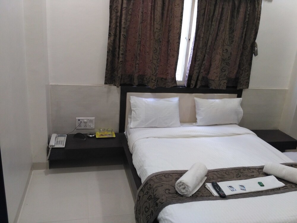 Hotel Everest Inn 9/25