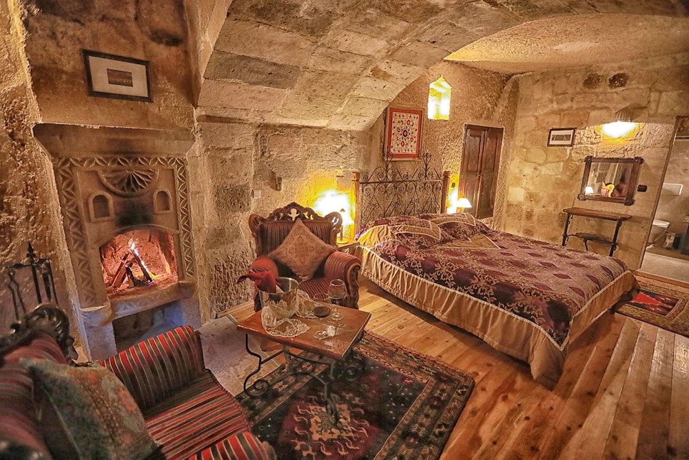 Traveller Apos S Cave Hotel 25/76