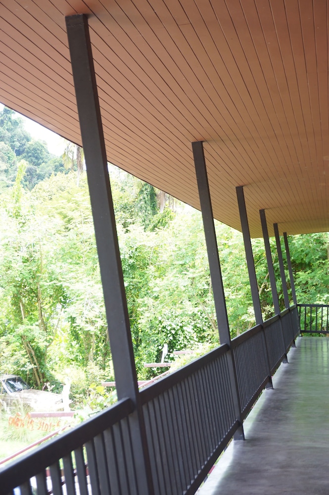 Ploenjai Hotel Ranong 38/48