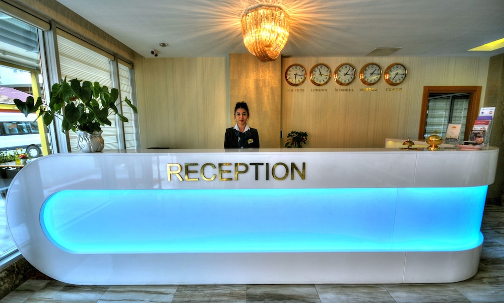 Golden Deluxe Hotel 2/39