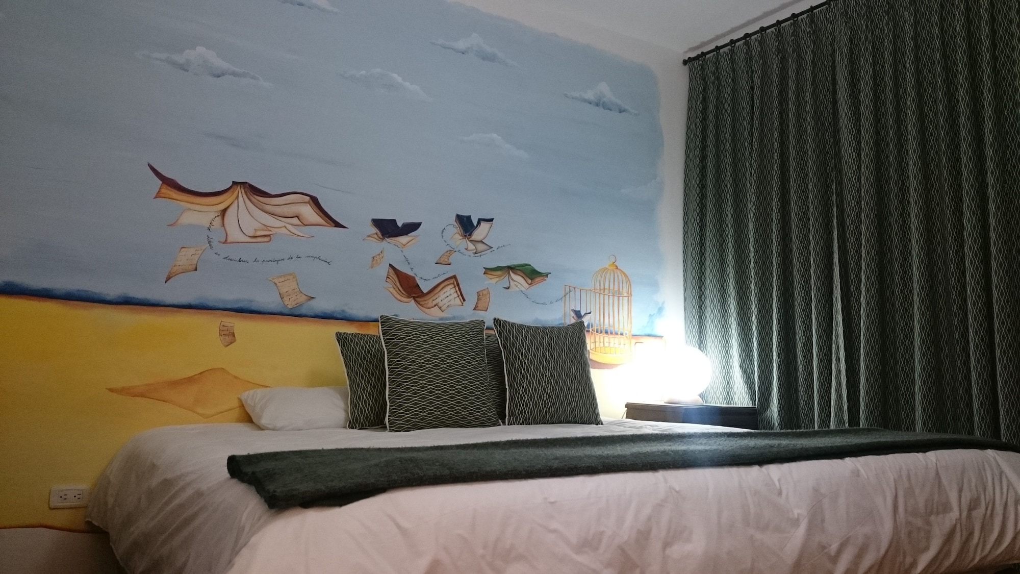 1 BEDROOM, DESIGN, DOUBLE OR TWIN BED, PRIVATE BATHROOM