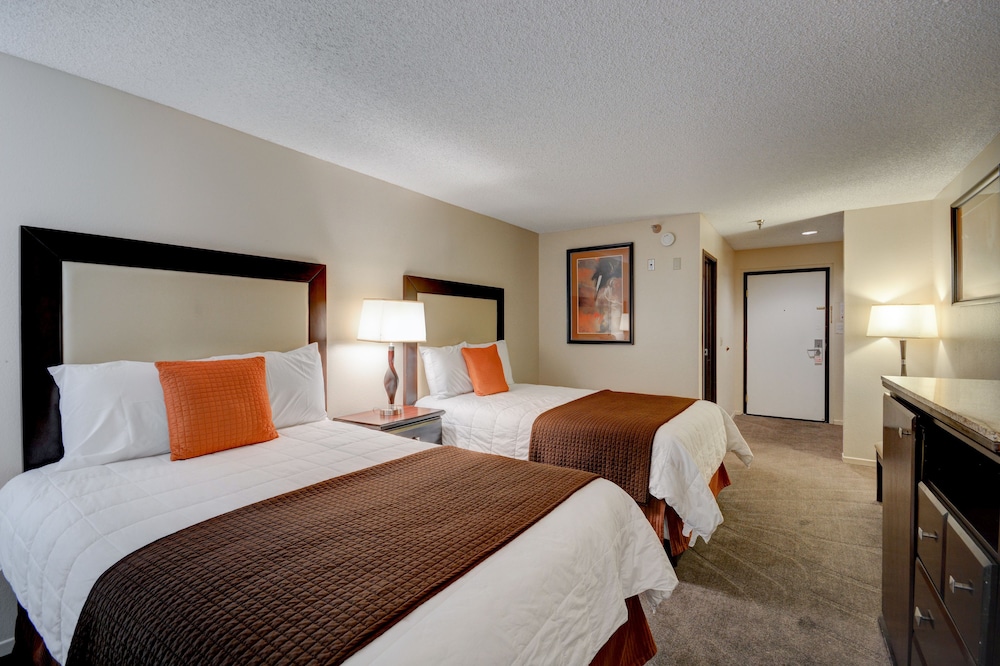 Longhorn Casino & Hotel 4/42