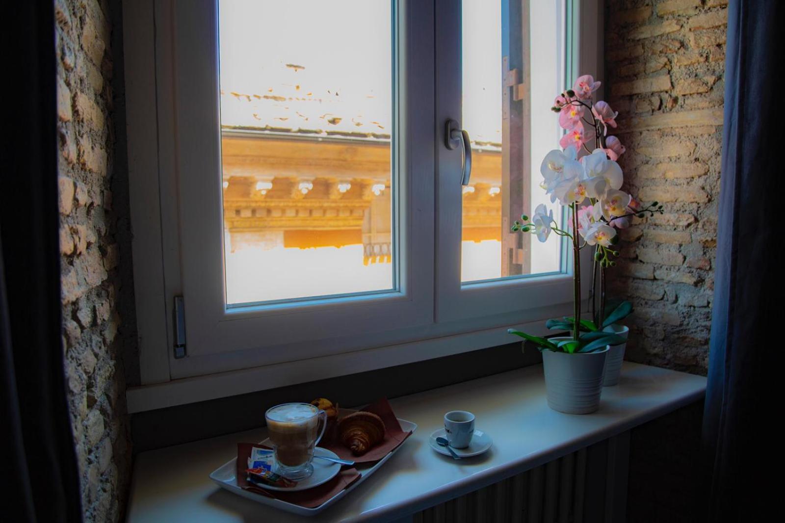 Rhome Luxury Suite 15/25