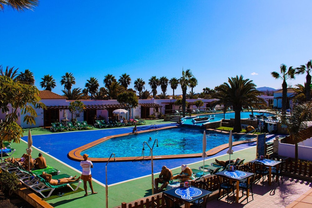 Castillo Beach Club35610 8/33