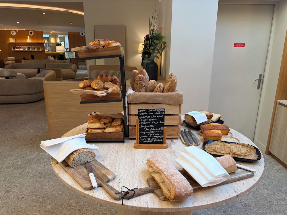 Golden Tulip Avignon Le Paradou 31/66