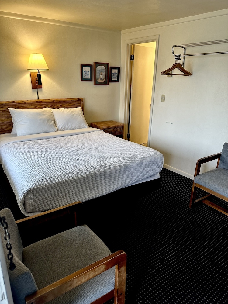 Sunrise Beach Motel 13/47