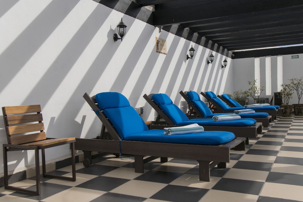 Hotel Morales Historical & Colonial 51/73