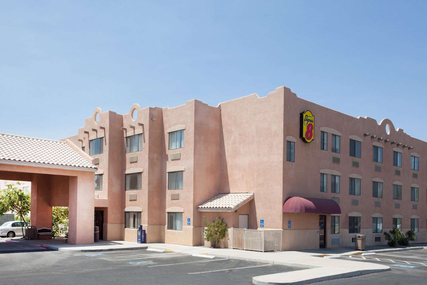 Super 8 by Wyndham Yuma 21/24