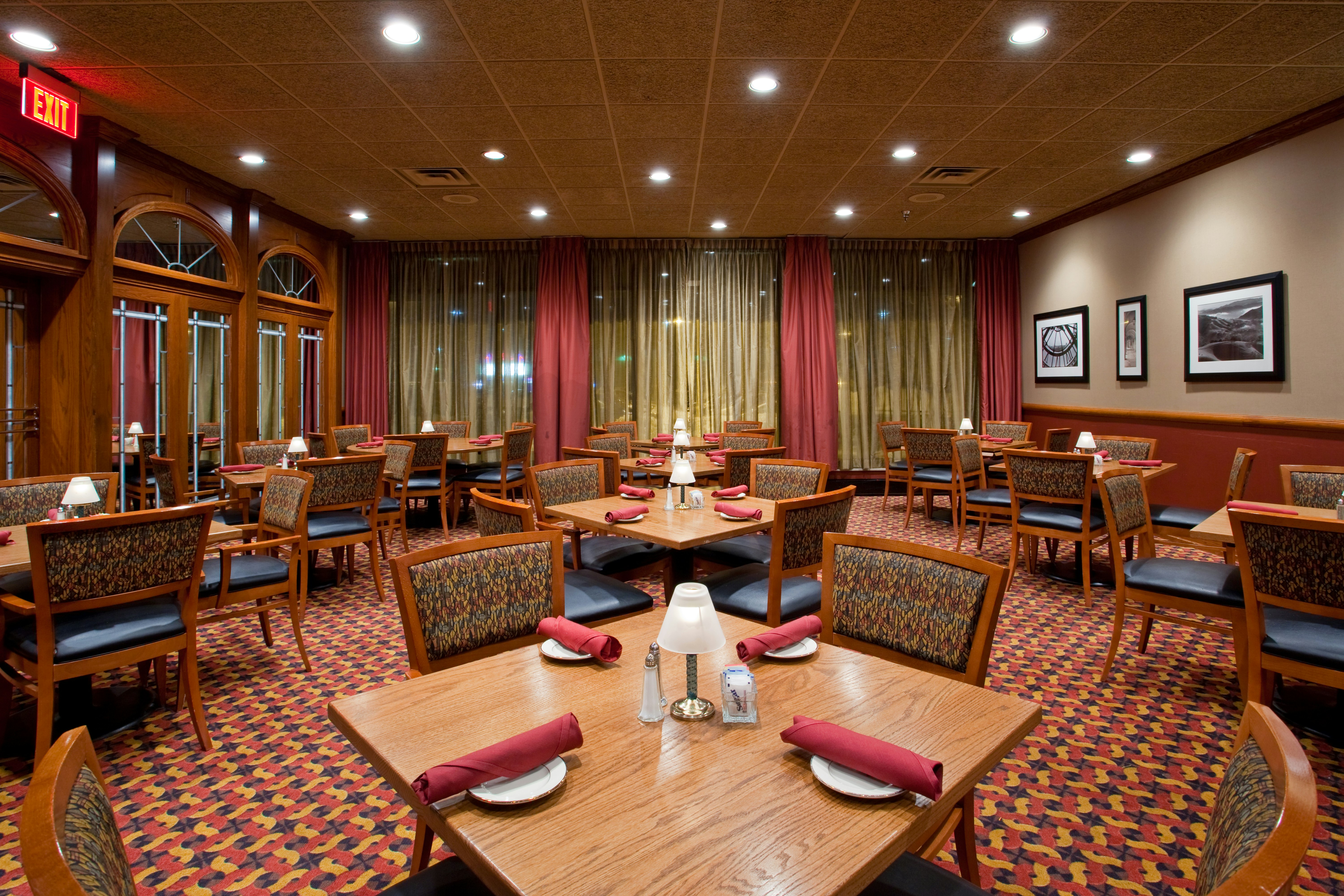 Holiday Inn Youngstown-South Boardman 12/25