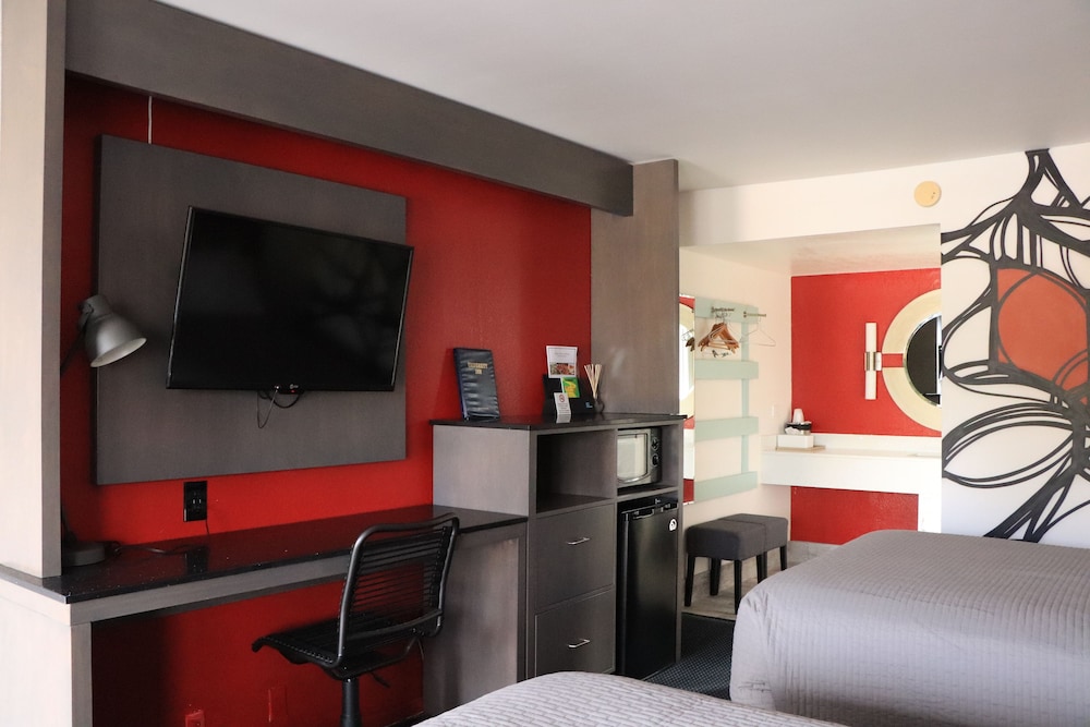 University Inn 14/40