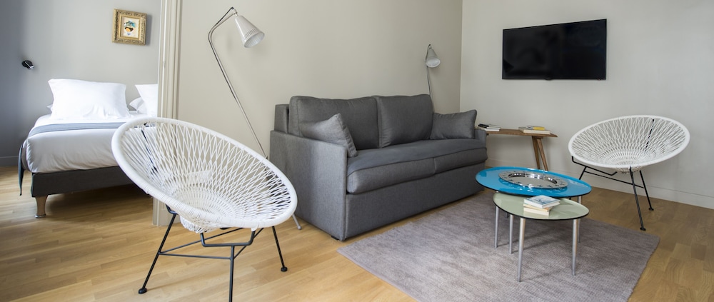 Suites and Hotel Helzear Champs Elysees 40/65