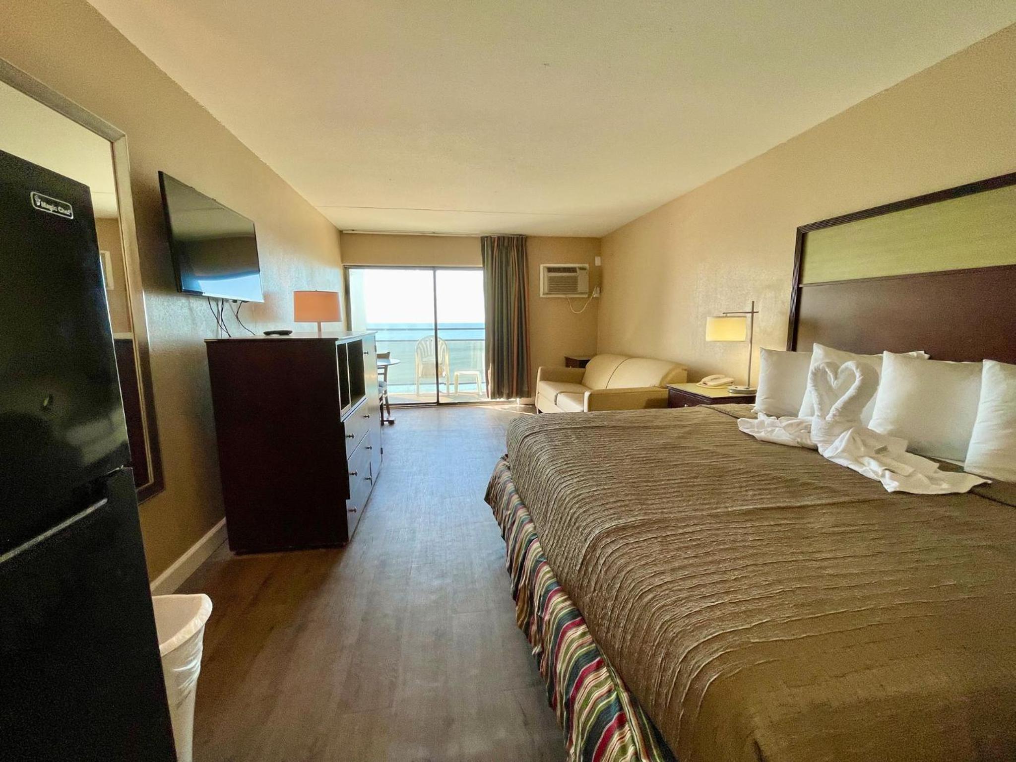 Room, King Bed, Ocean Front