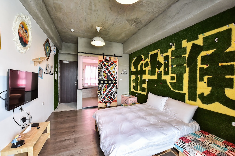 SUPERIOR, DOUBLE BED, BATHTUB