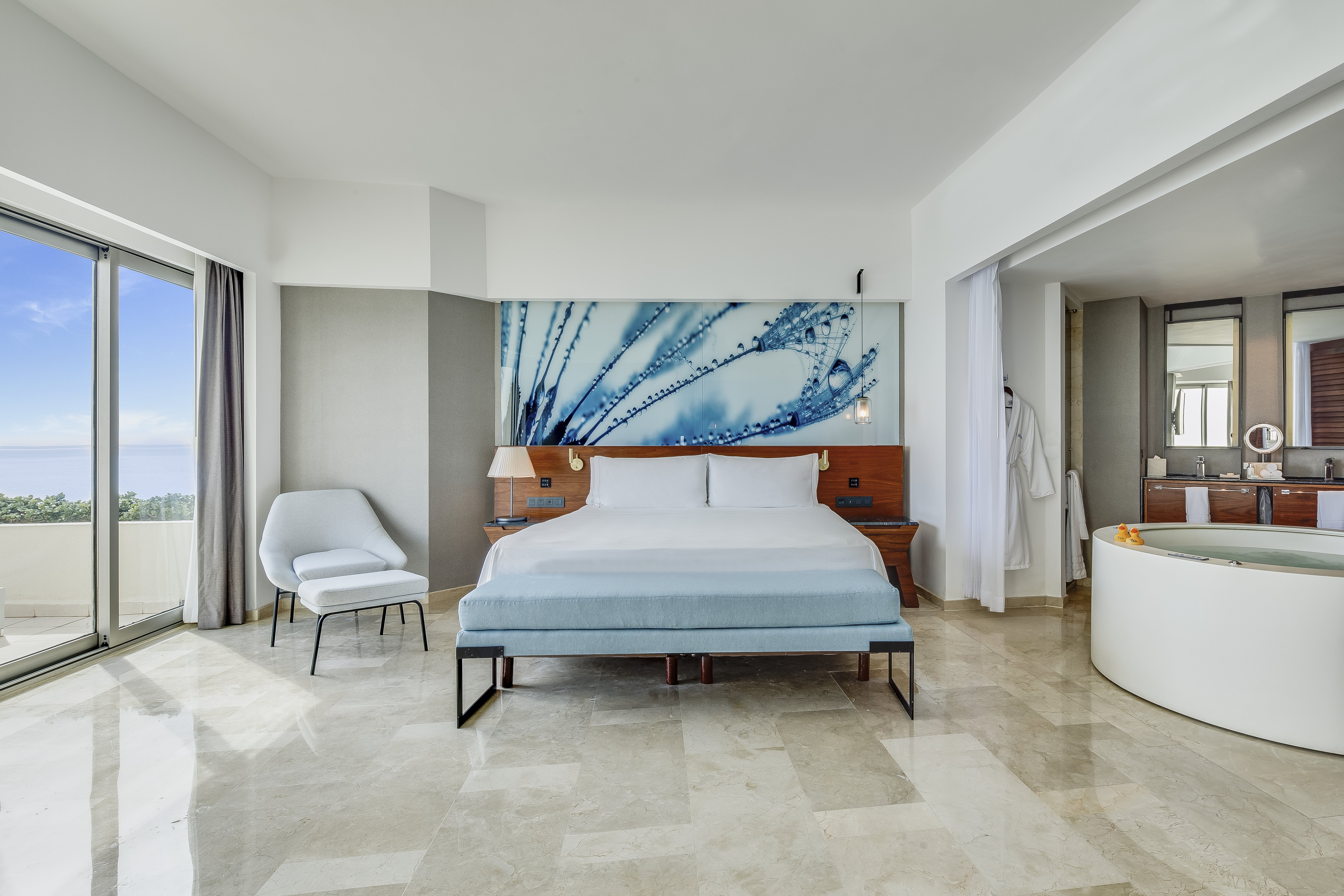 Aqua, Suite