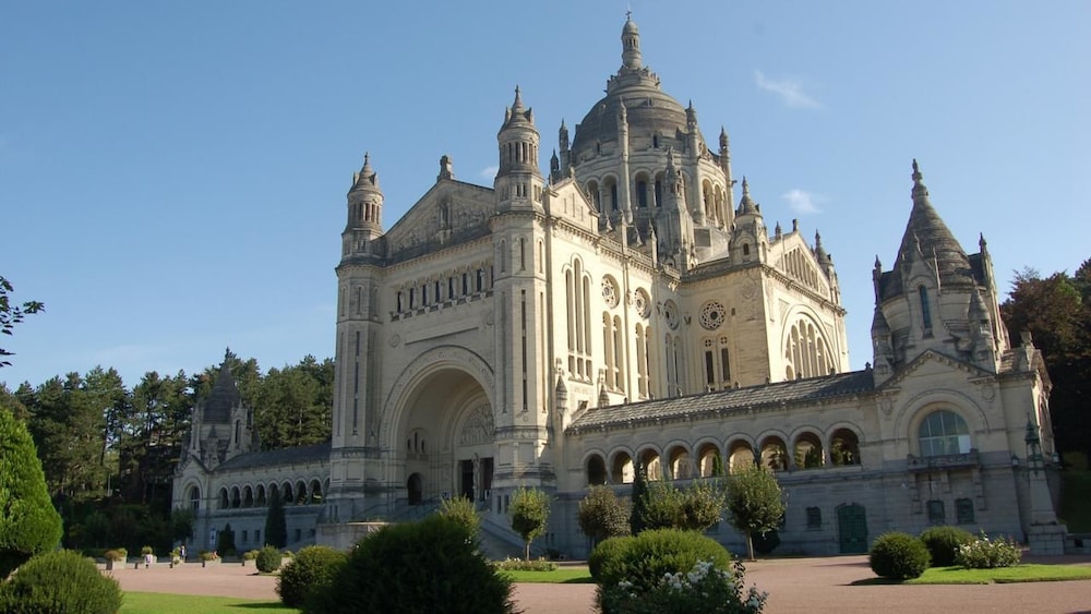 Hotel the Originals Lisieux Cathedrale 3/33