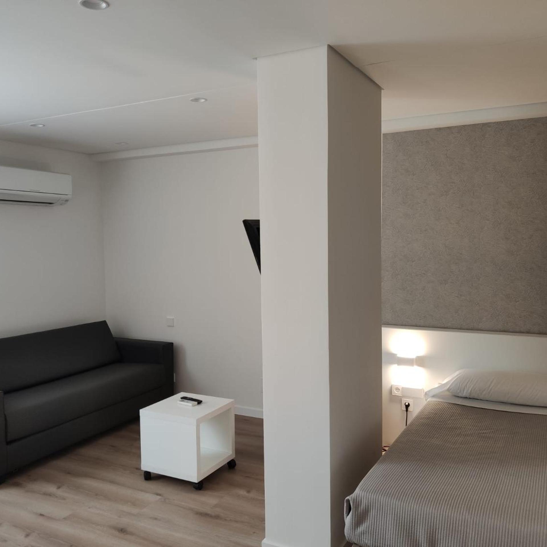 Room, Quintuple