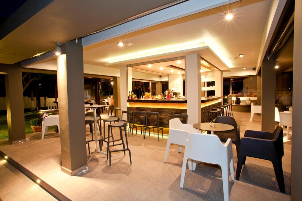 Family World Aqua Beach Matoula Complex 28/48