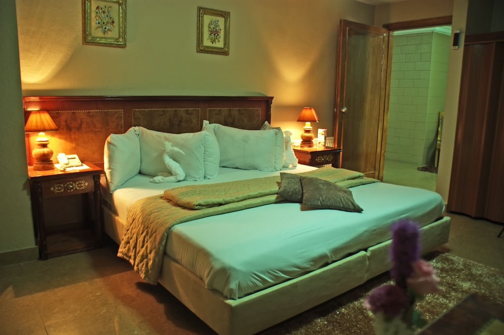COMFORT, DOUBLE BED