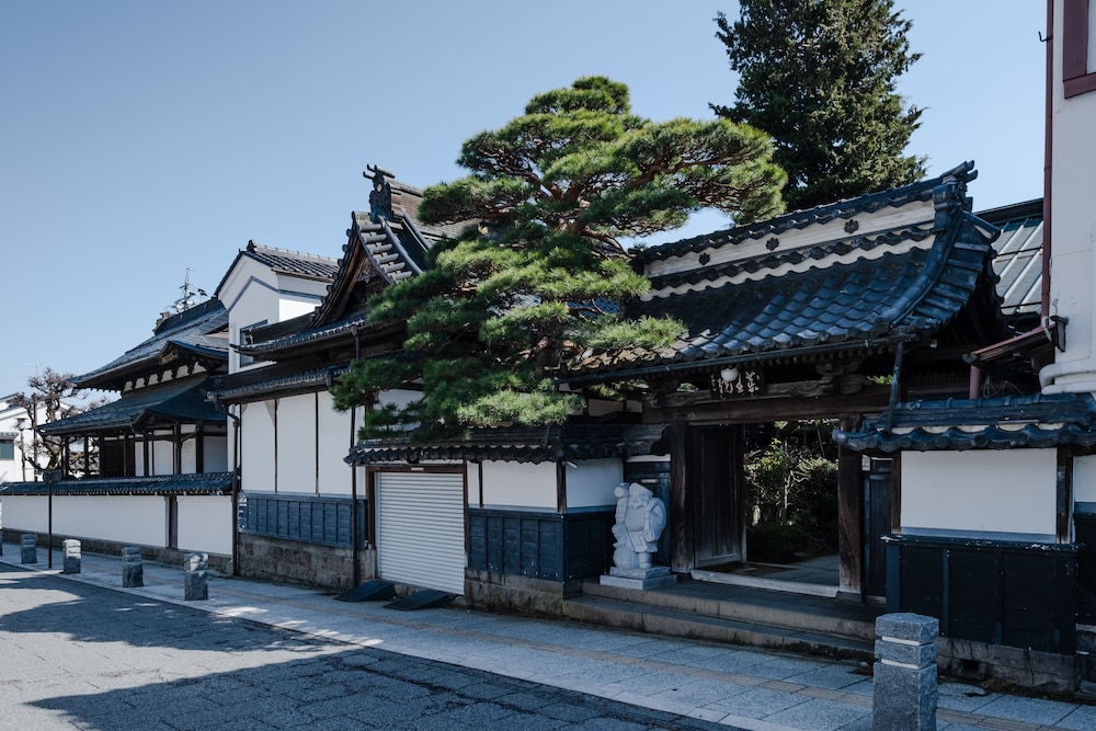 Shinshu Zenkoji Yakuoin 12/56