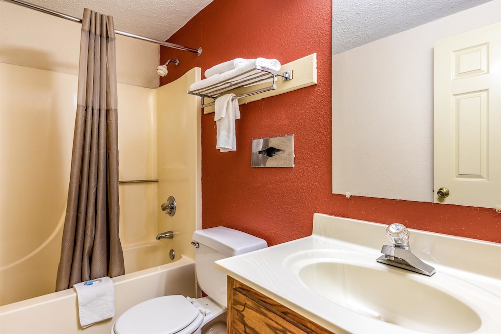 Motel6 Gatlinburg, TN - Smoky Mountains 19/40