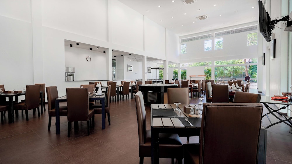 Grand Tamarind Lake Hotel 44/57