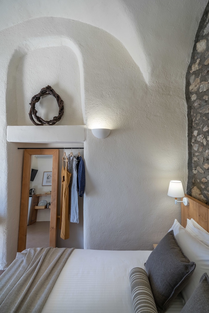 Nalas Cave Suite - Adults Only 18/50
