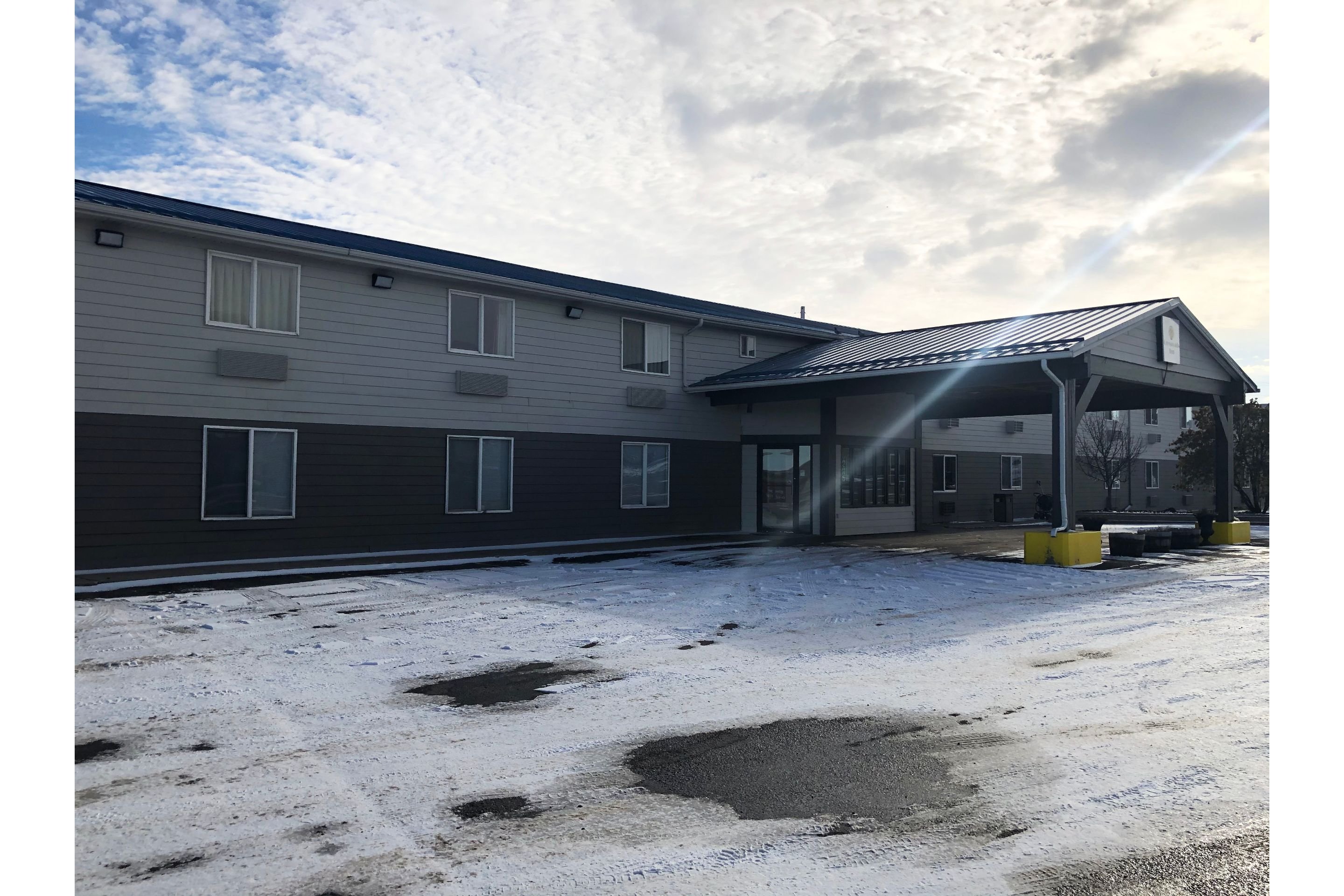 OYO Hotel Shelby MT Hwy 2 & I-15 33/44