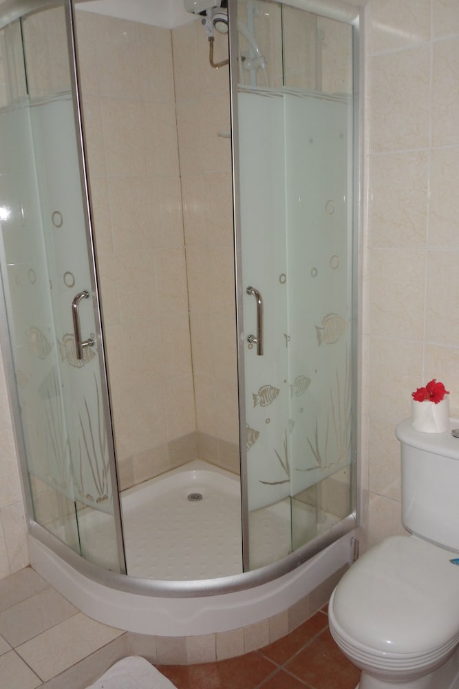 Reef Holiday Apartments Hotel Mahe Island 56/60