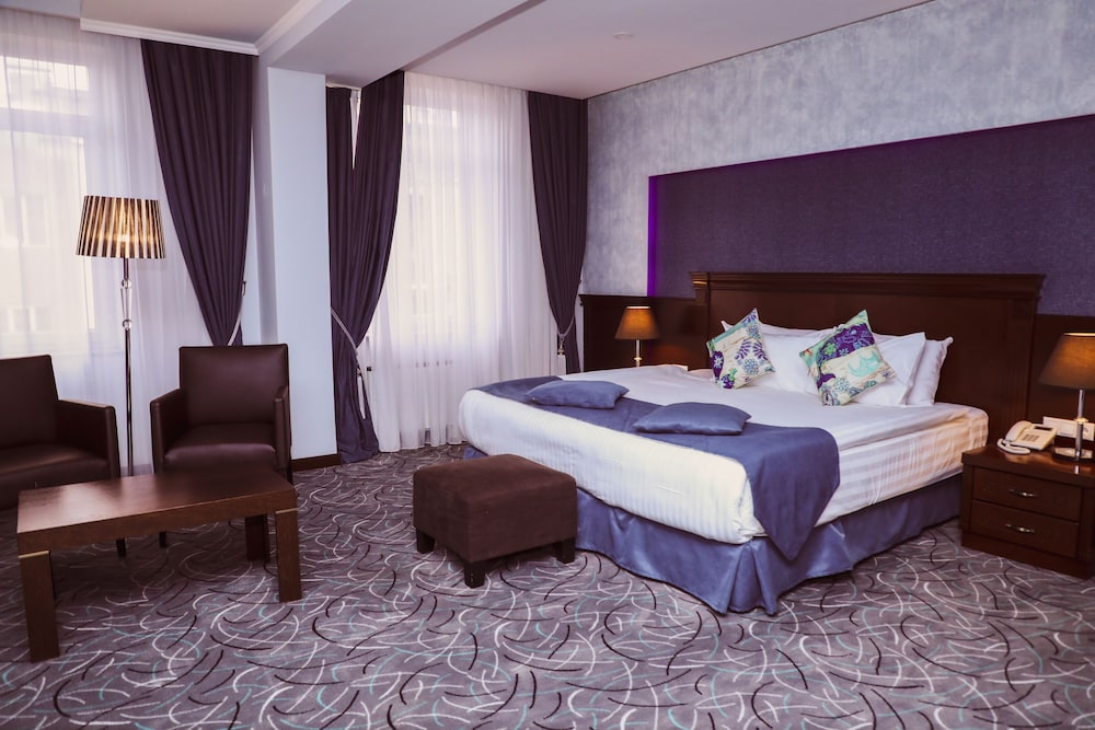 Central Hotel Yerevan 12/71