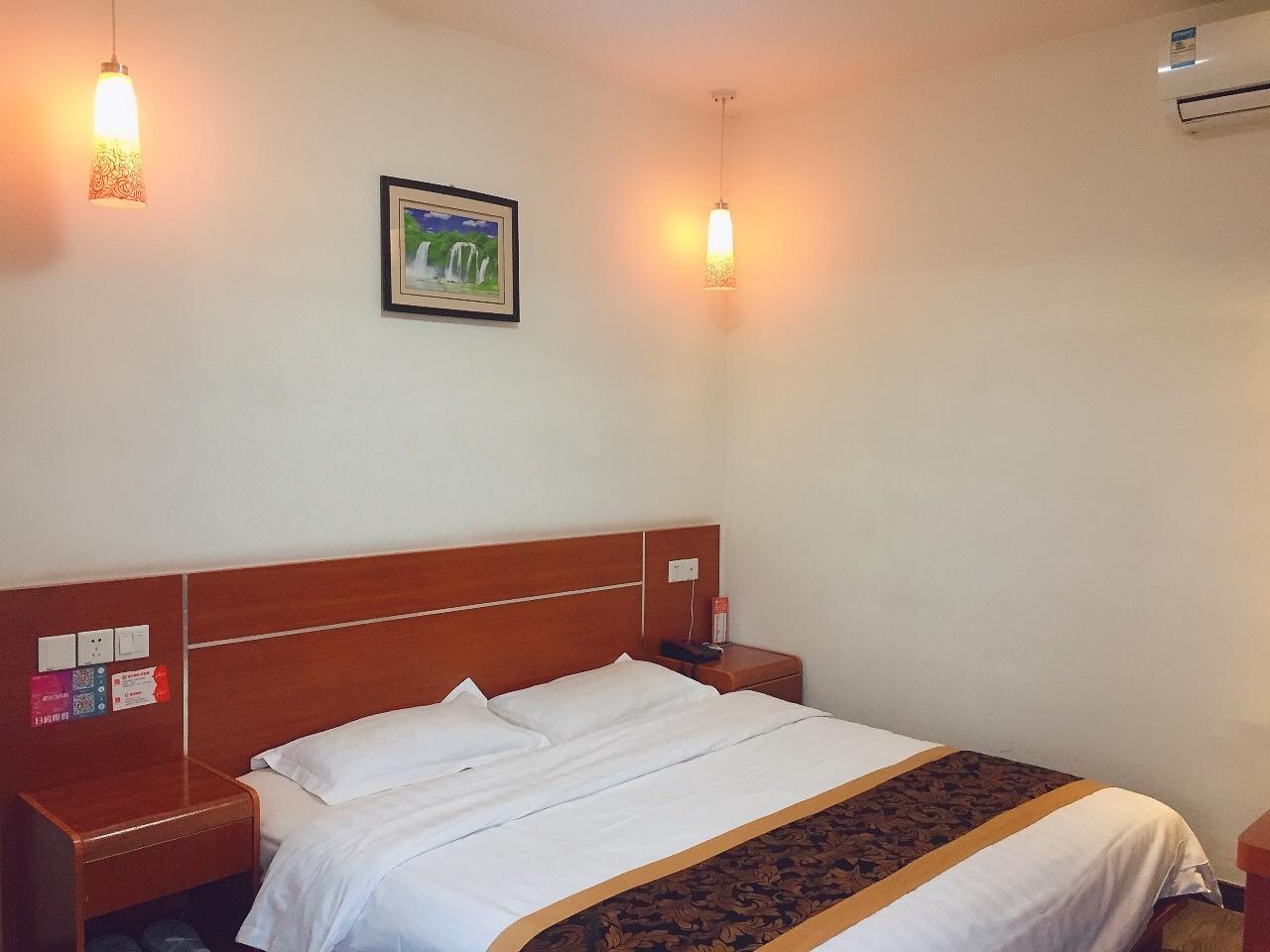 Special, Queen Bed
