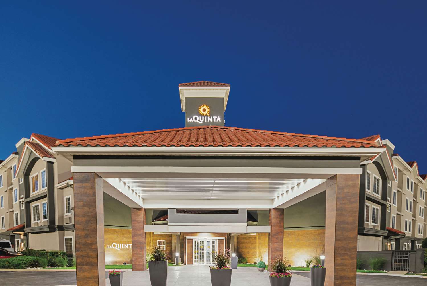 La Quinta Inn & Suites by Wyndham Fort Worth North 2/45