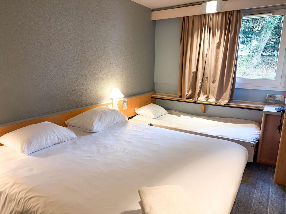Ibis Rennes Cesson 11/76