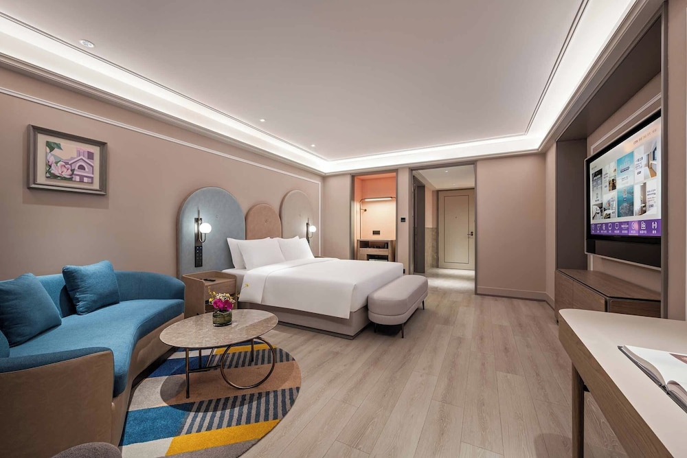 Mercure Nantong Suxitong Riverside 14/42