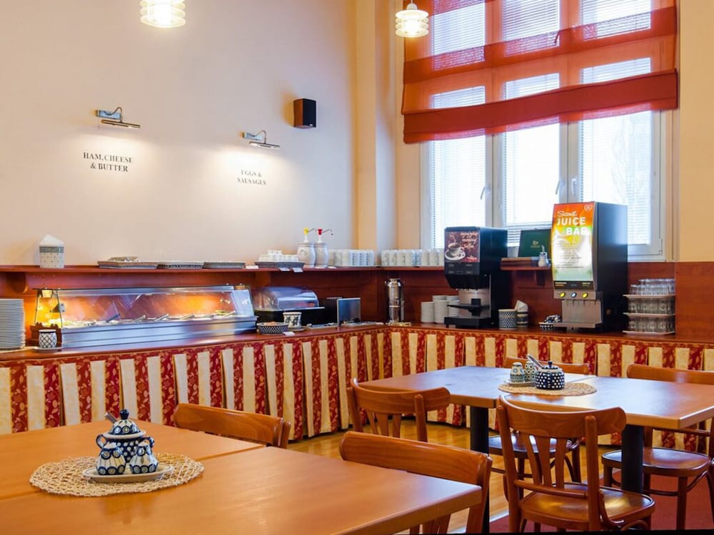 Hotel Cloister Inn 39/46