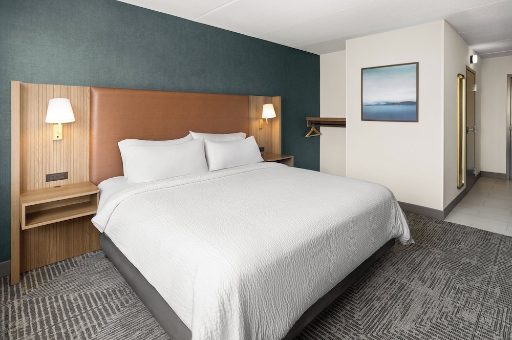 Standard, King Bed, Accessible, Holiday Inn South Kingstown (Newport Area) 5/10
