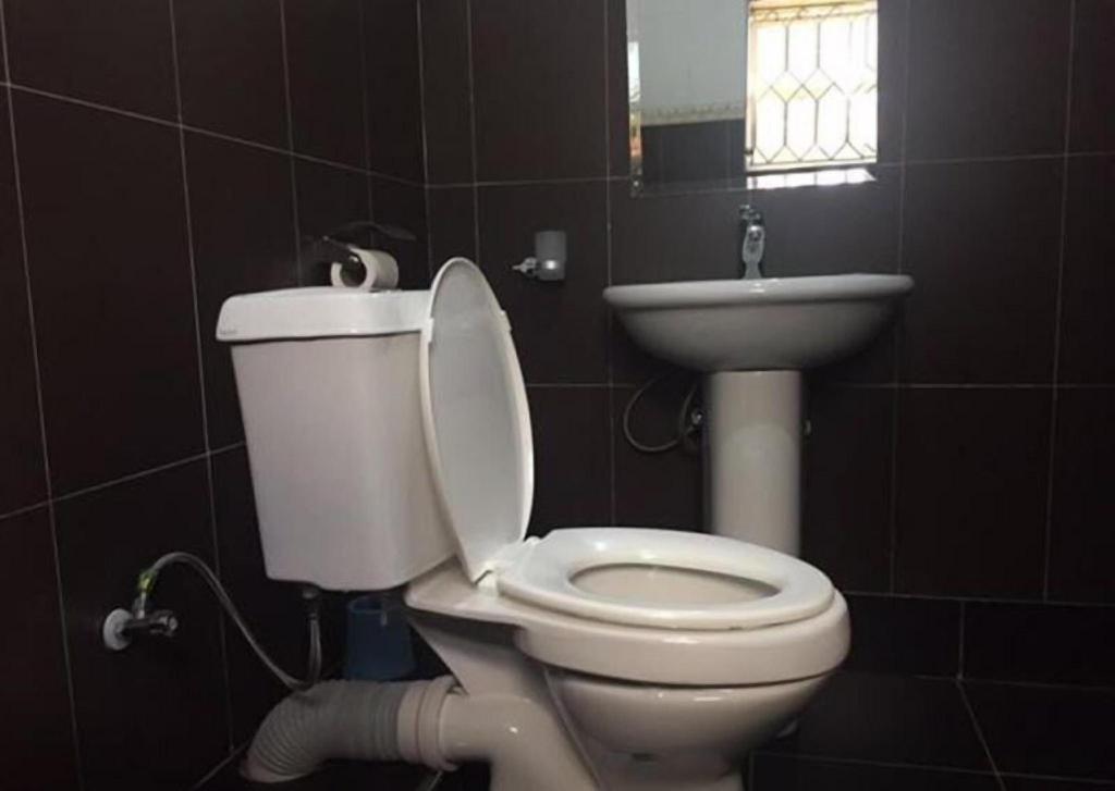 Bunyonyi Inn Hotel 10/11