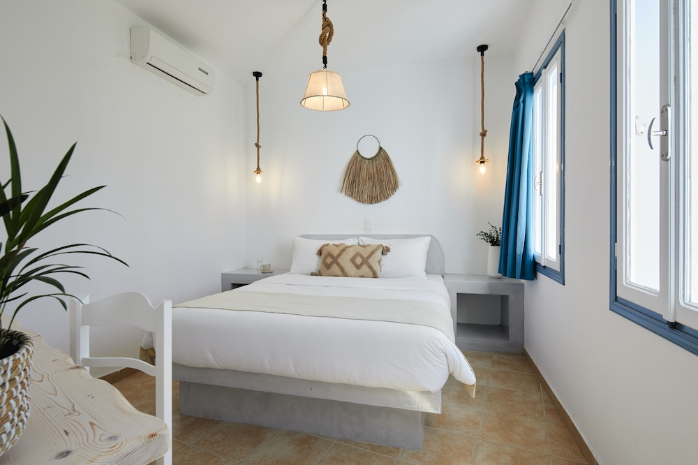 ATHIRI HOTEL 6/50