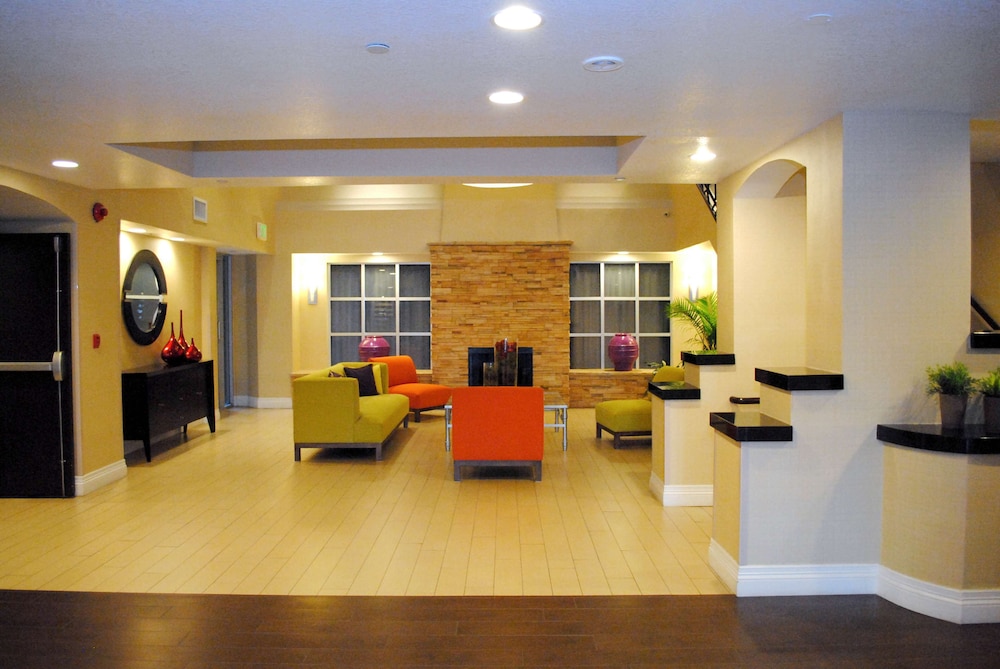 DoubleTree by Hilton Chatsworth 22/42