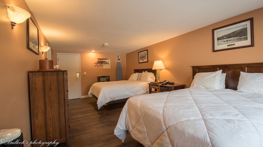 Standard, 2 Queen Beds, Main Building