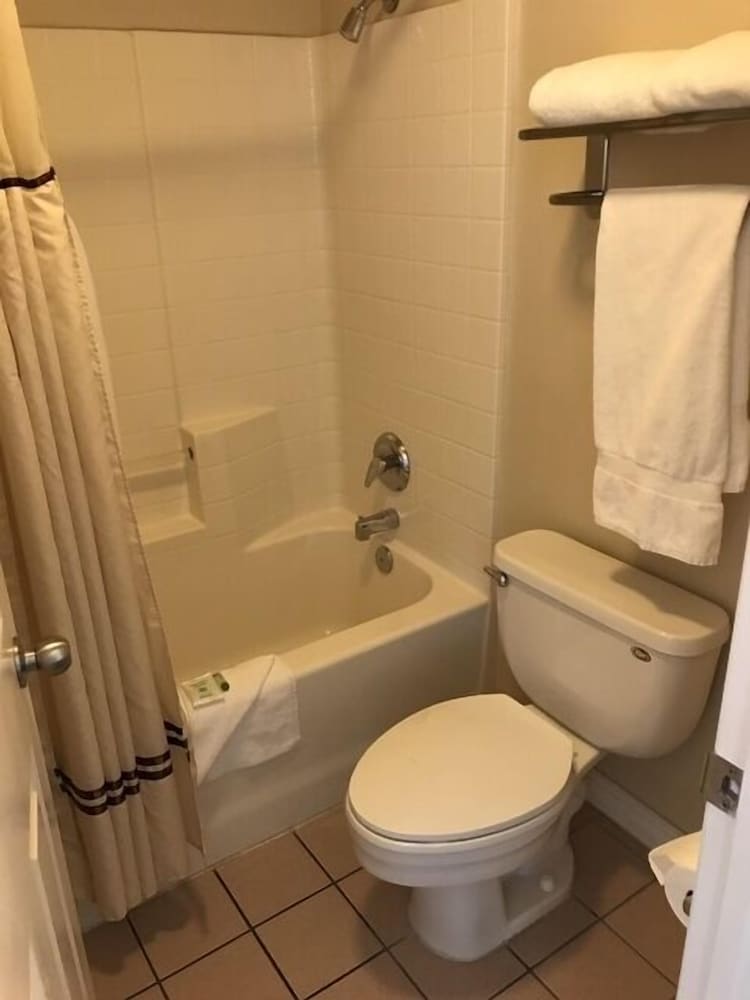 St George Inn Suites 66/67