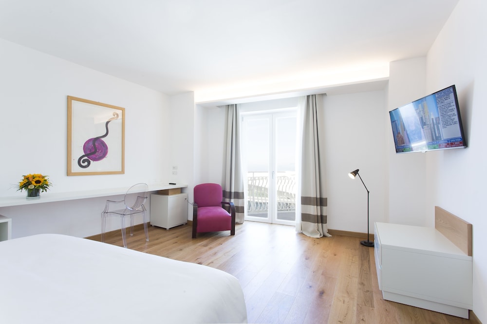 Villa Fiorella Art Hotel 36/80