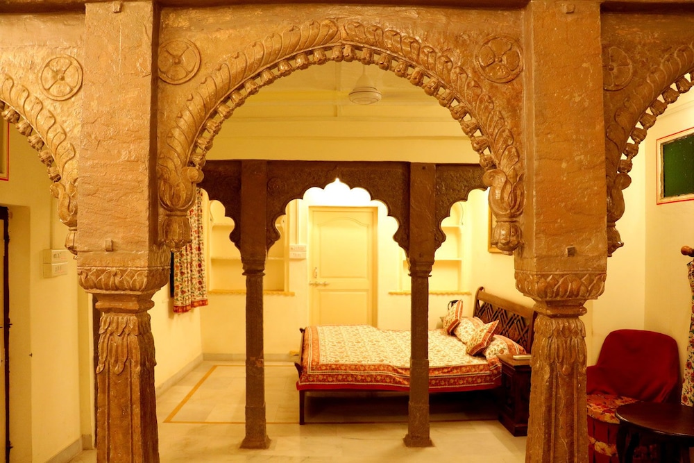 DEV NIWAS - HERITAGE HOTEL 18/22