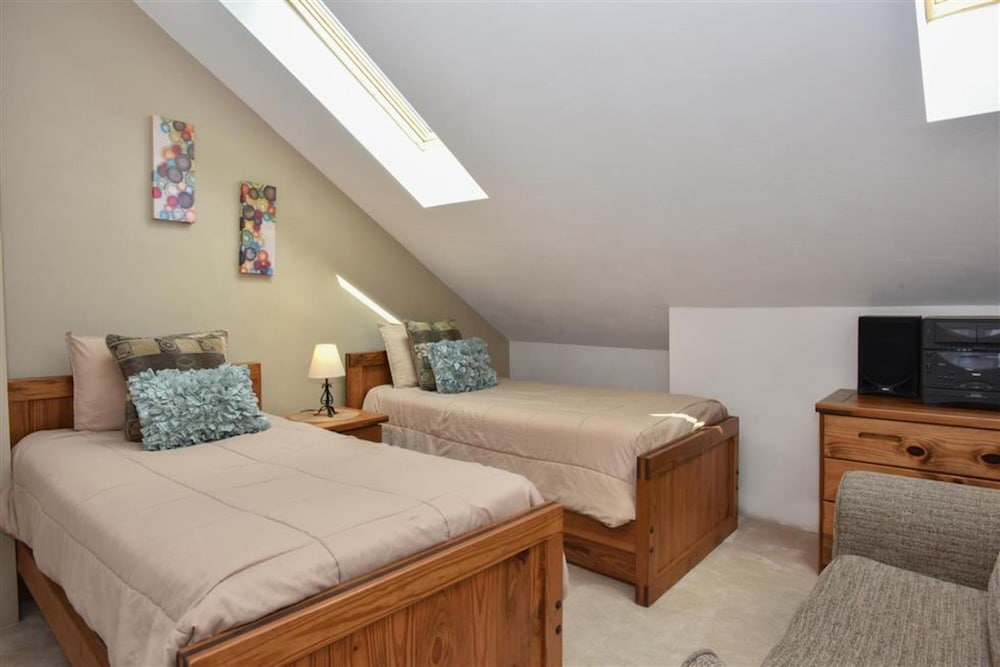 1 Bedroom, Condo, Plus, Loft, Villa, Queen Bed