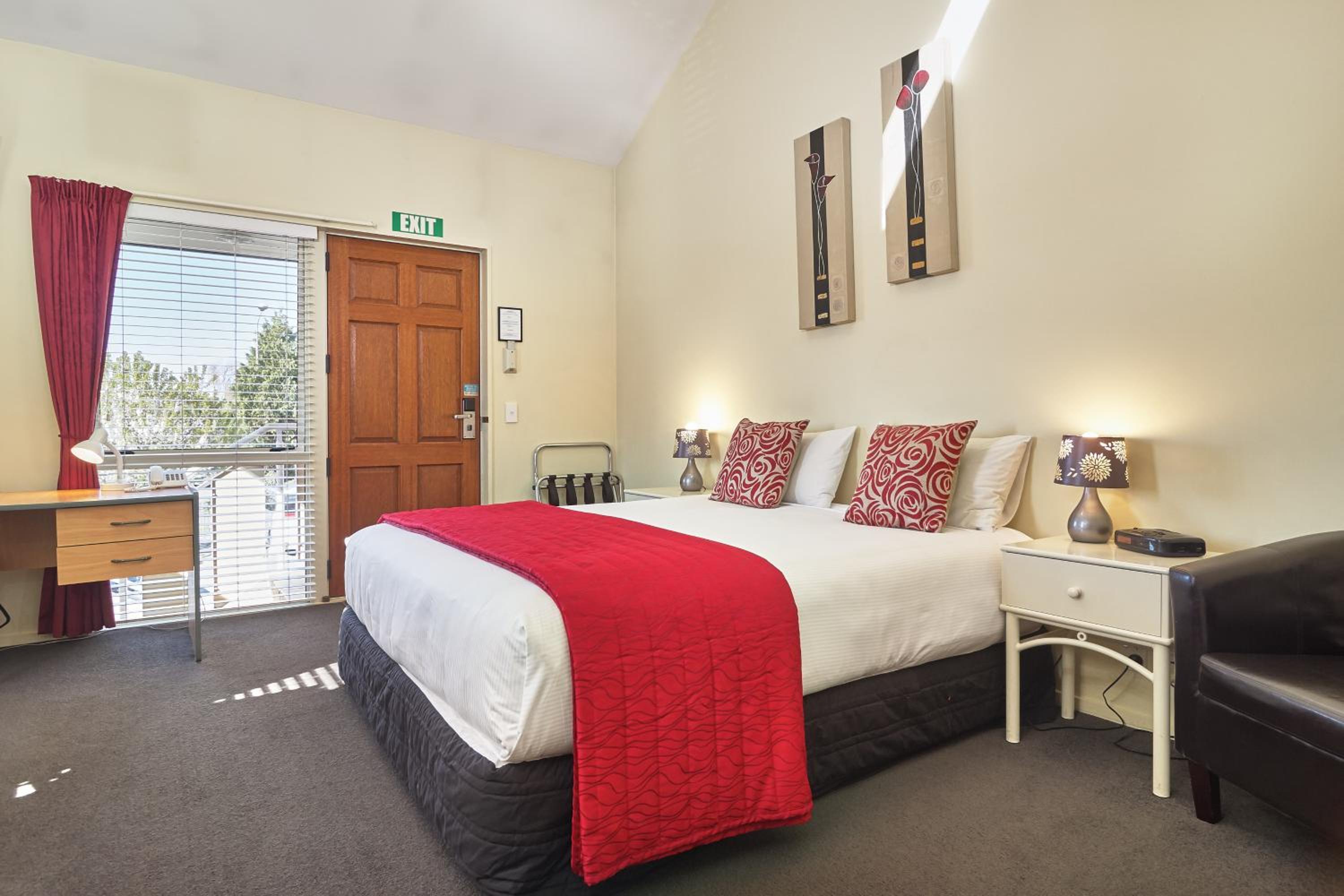 Deluxe, Studio, King Bed