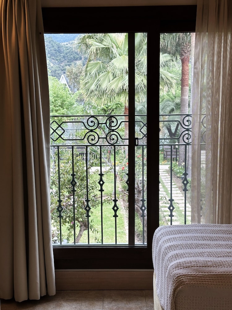 غرفة ديلوكس بسرير مزدوج وسريرين منفصلين، Dalyan Resort 5/10