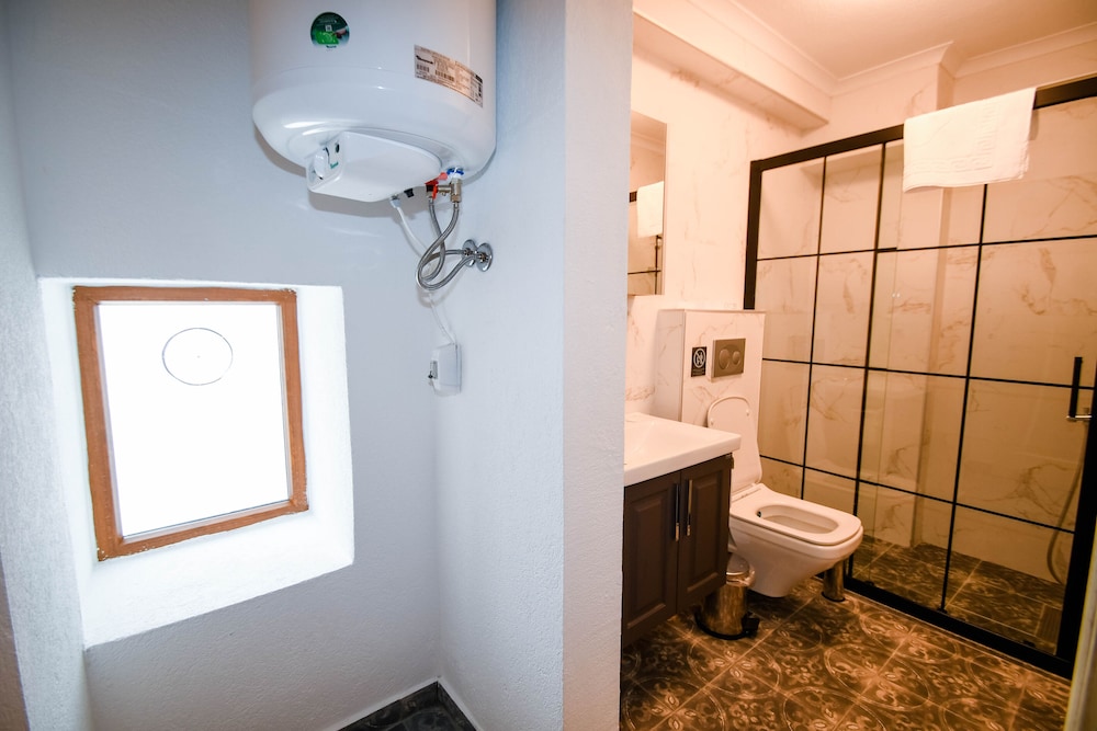 Swan Boutique Hotel 33/35