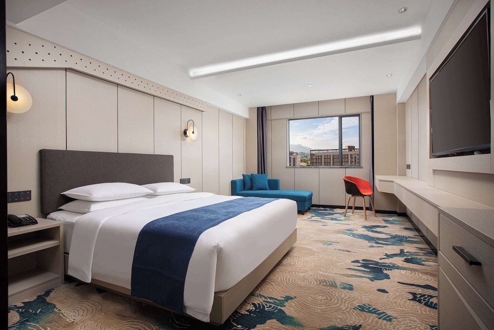 Elegant, King Bed