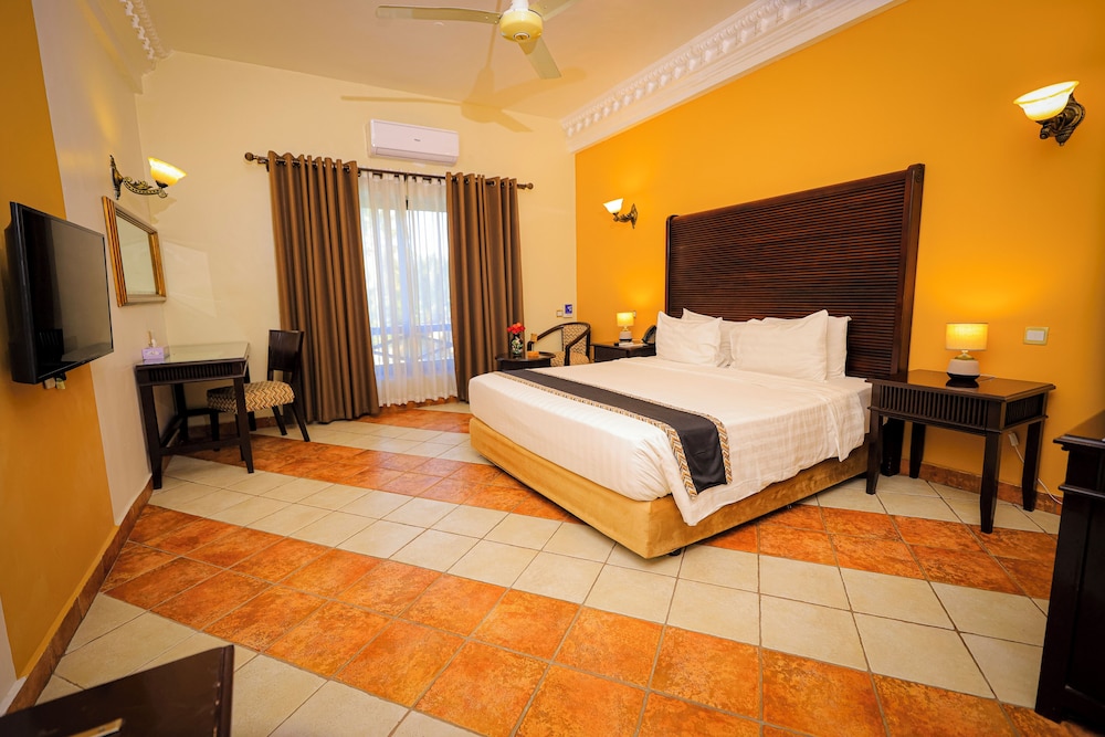DELUXE, QUEEN BED