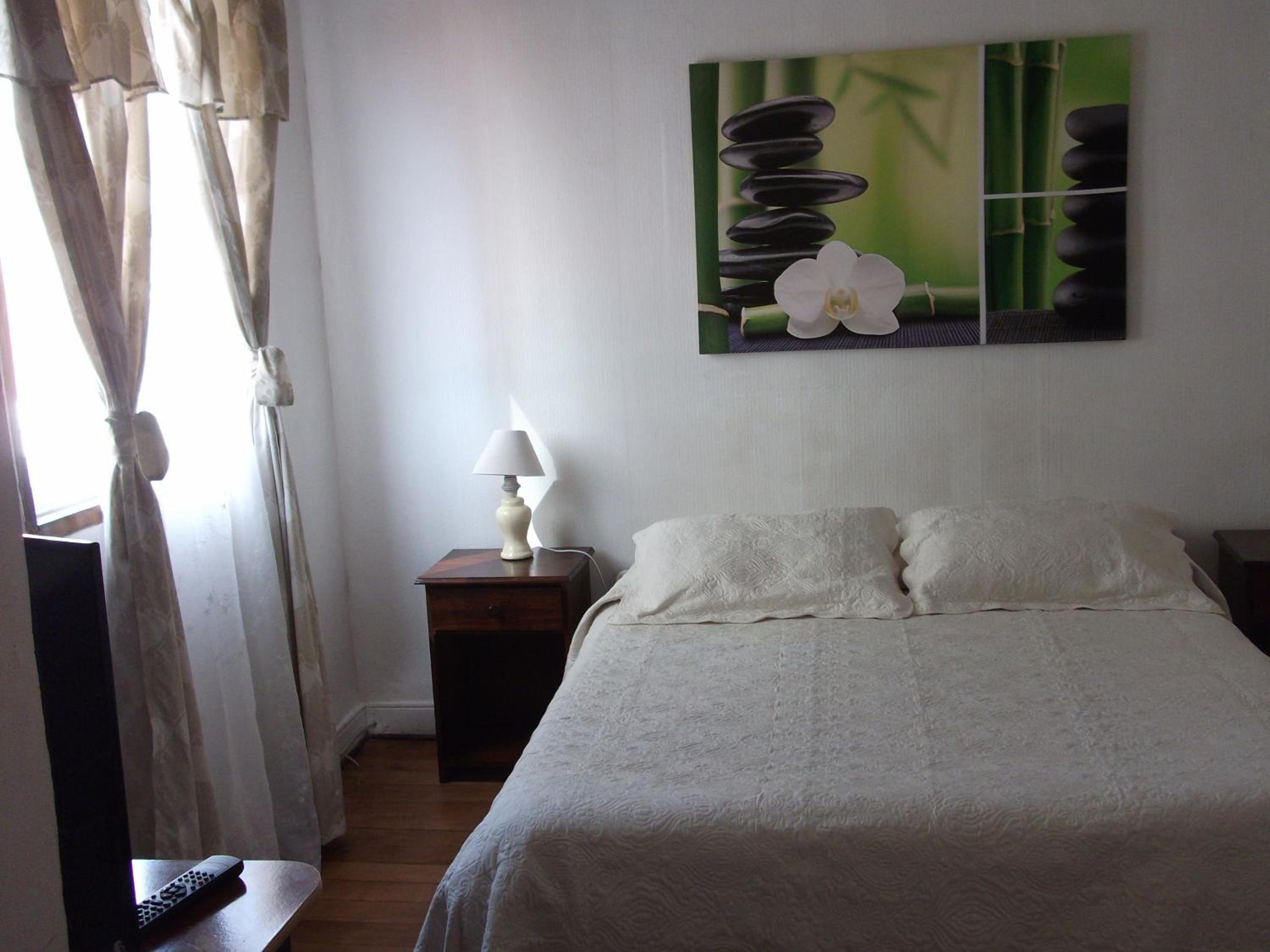 Room, Triple