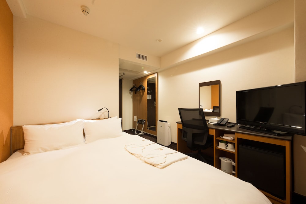 ROOM, DOUBLE BED